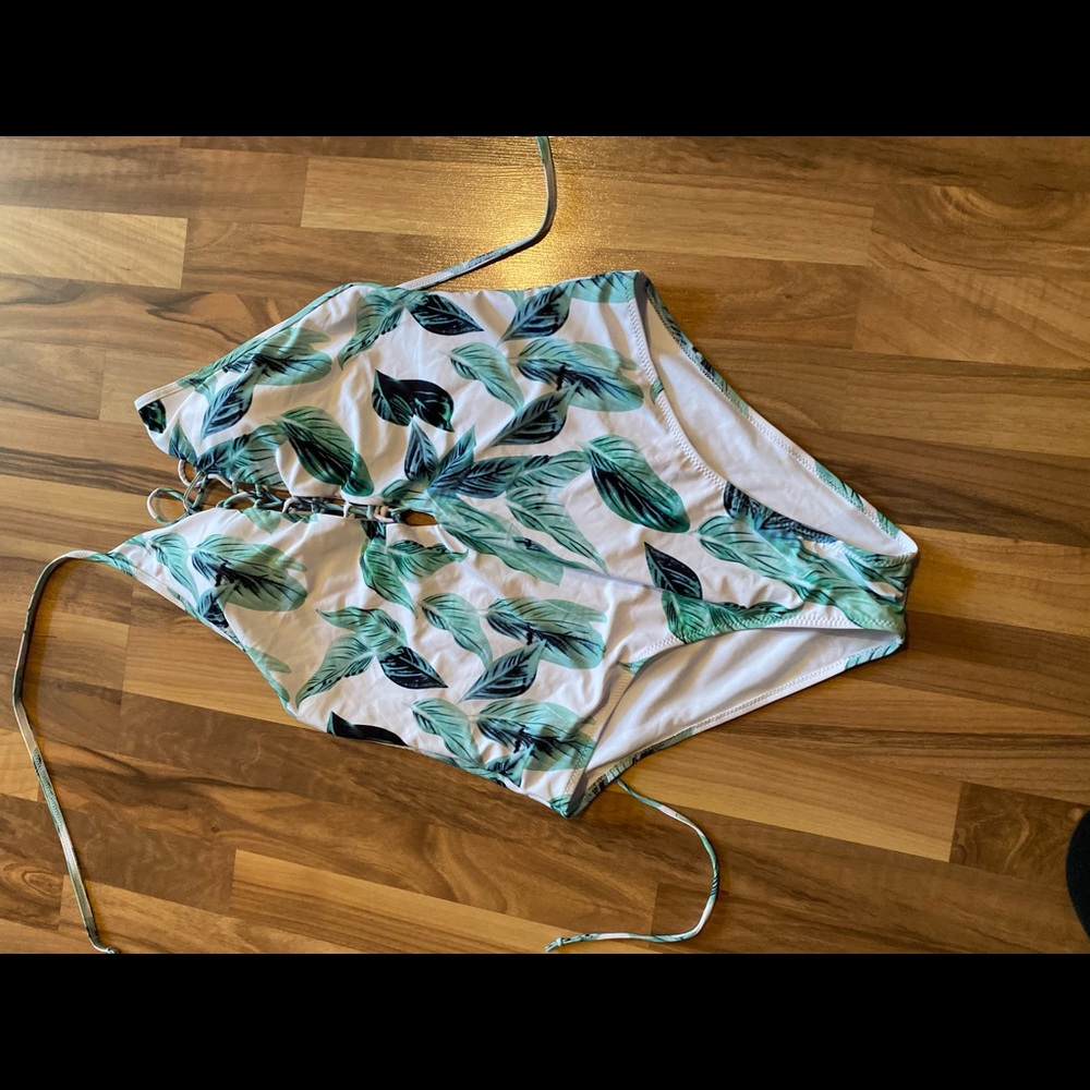 Cupshe Swimming Suit